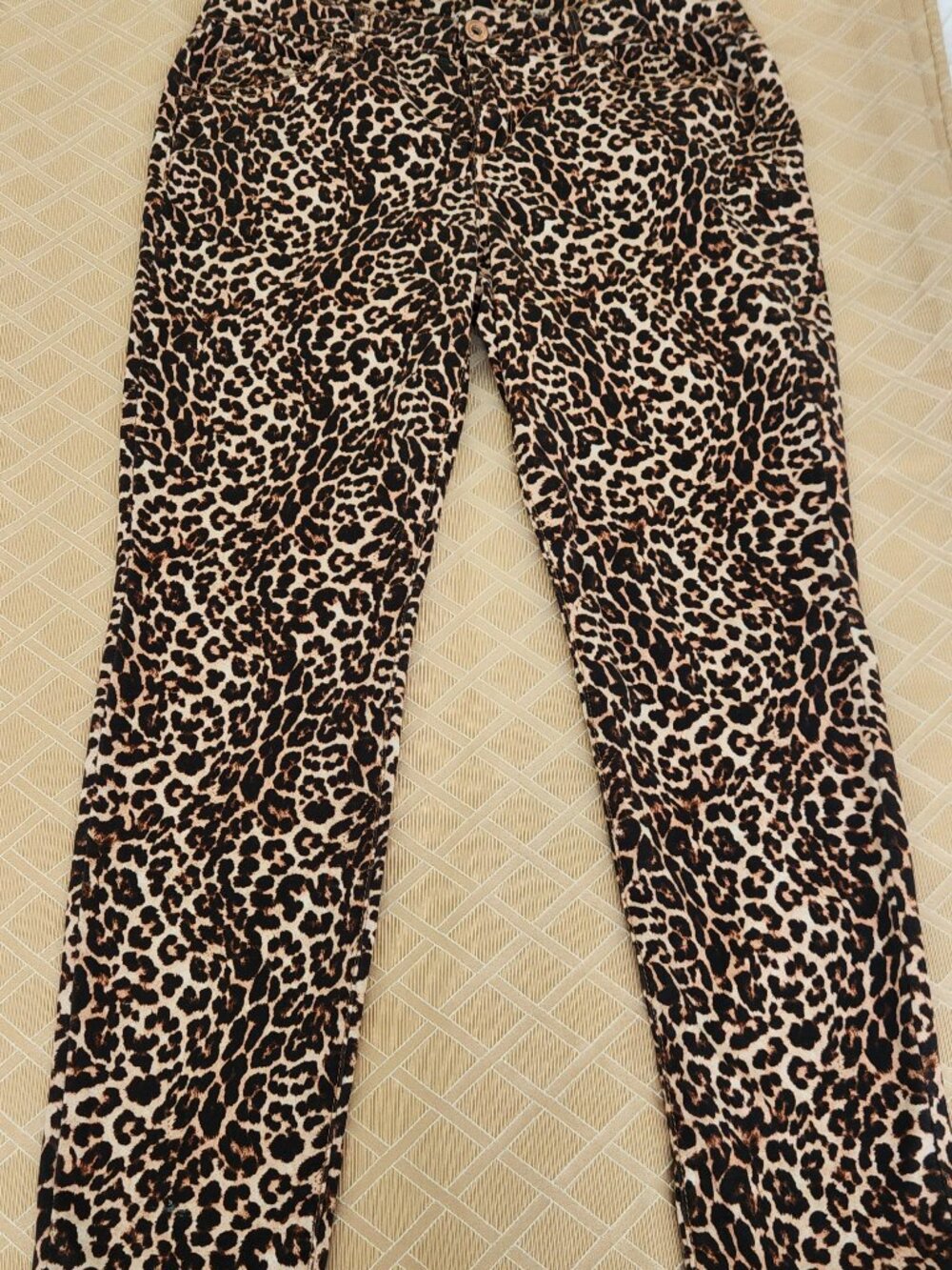 INC International Concepts Leopard Print Skinny Jeans Size 10 PETITE. Skinny Leg